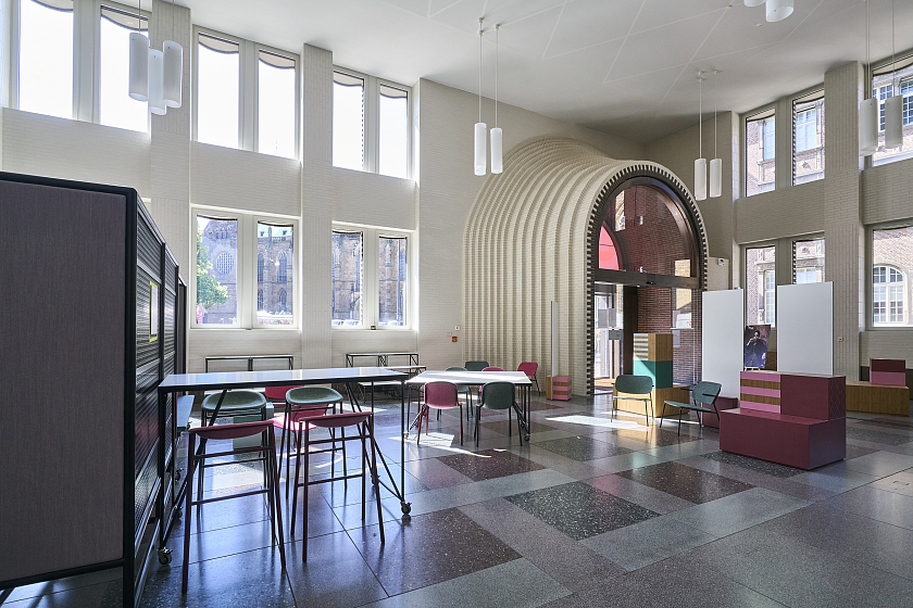 Die ehemalige Kassenhalle der Bremer Landesbank – das heutige Forum Domshof der Universität – wurde mit Mittel aus dem Bundesprogramm zum Treffpunkt umgestaltet. 
