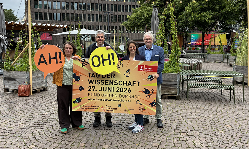 Laden zum Tag der Wissenschaft ein: (von li. nach re.) Senatorin Dr. Henrike Müller, Dr. Torsten Bickert (Leiter im Marum), Kristina Brandstädter (Projektleitung WFB) und Dr. Gerold Wefer, (Vorstand Haus der Wissenschaft). 