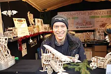 Fabian Polaschke und sein Stand