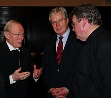 Erzbischof Dr. Werner Thissen, Bürgermeister Jens Böhrnsen und Monsignore Georg Austen beim Willehad-Empfang.