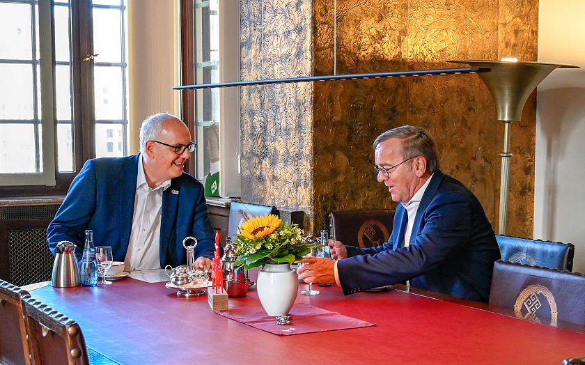 Bürgermeister Andreas Bovenschulte und Bundesminister der Verteidigung Boris Pistorius. 