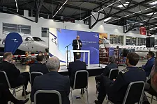 Bürgermeister Bovenschulte bedankt sich in einer Rede unter anderem für das Engagement von CAE in Bremen. Foto: Senatspressestelle