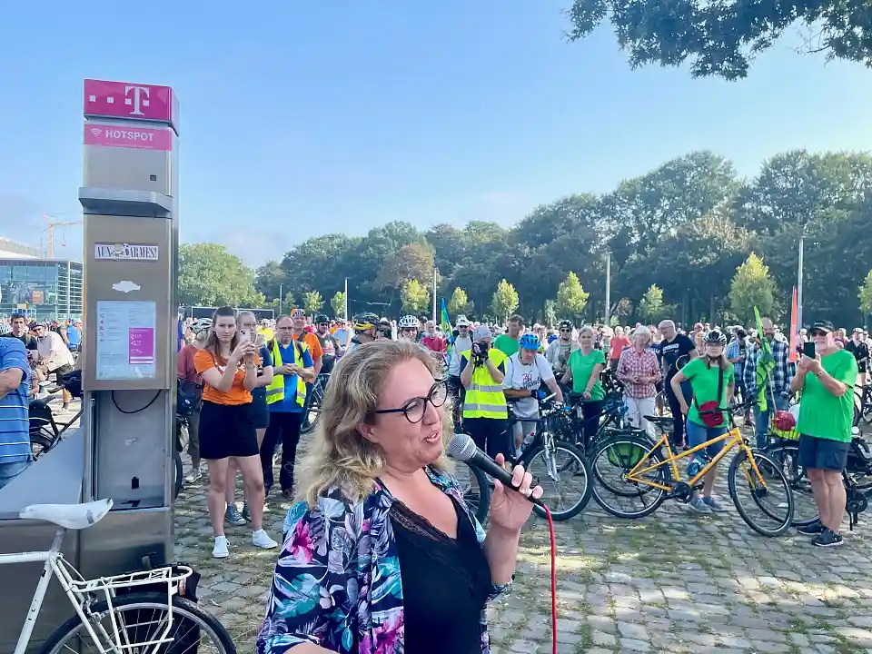 Mobilitätssenatorin Özlem Ünsal