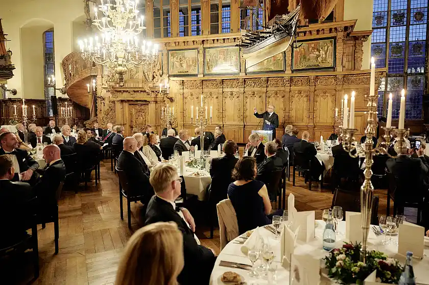 Bürgermeister Dr. Andreas Bovenschulte betonte in seinem Grußwort die Bedeutung der Baumwollbörse für Bremens Wirtschaft: Die Bremer Baumwollbörse ist ein unverzichtbarer Bestandteil im Wirtschaftsleben unserer Stadt und sehr weit darüber hinaus.  Foto: Bremer Baumwollbörse