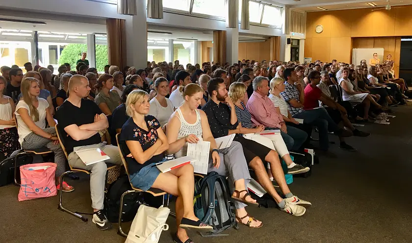 Auftakt im Landesinstitut für Schule: 200 Referendarinnen und Referendare beginnen ihre Ausbildung