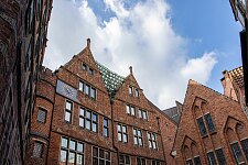 Das Glockenspiel in der Bremer Böttcherstraße lässt elf Bremer Lieder des Mitsingfestes „Bremen so frei“ erklingen | Foto: Patric Leo 