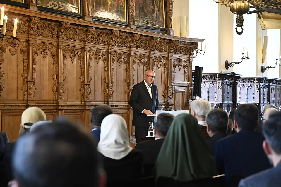Bürgermeister Bovenschulte: Der Empfang zum Ende des muslimischen Fastenmonats zeigt vor allem den lebendigen Austausch der Religionsgemeinschaften bei uns in Bremen, der auf gegenseitiger Wertschätzung beruht. Foto: Senatspressestelle