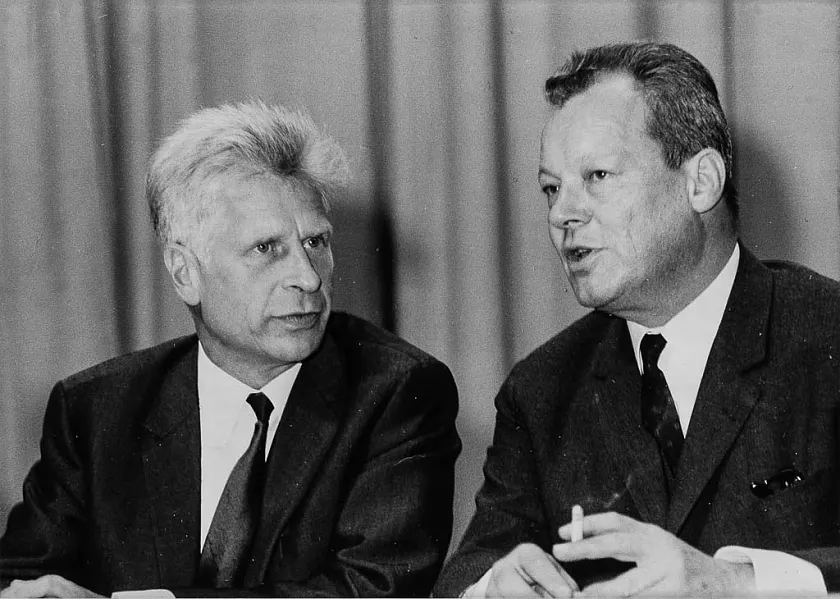 Im Gespräch: Moritz Thape und Willy Brandt | Foto: Landesinstitut für Schule - Zentrum für Medien 