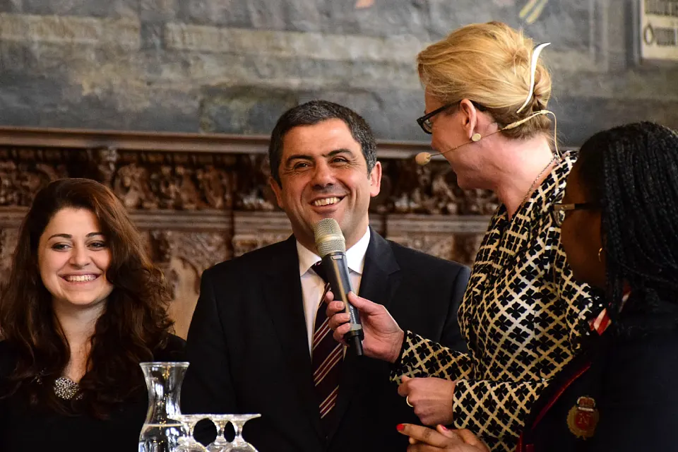 Der Unternehmer B&uuml;lent Uzuner lebt seit seiner Kindheit in Bremen; sein Unternehmen wurde 2011 mit dem Bremer Diversity Preis ausgezeichnet