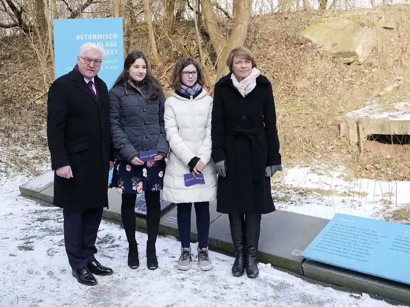 Treffen mit Junioguides des Denkortes Bunker Valentin