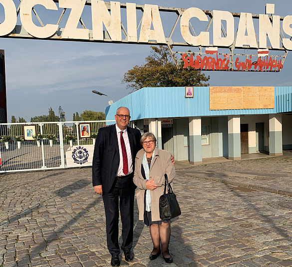 Bürgermeister Bovenschulte mit Jolanta  Murawska.