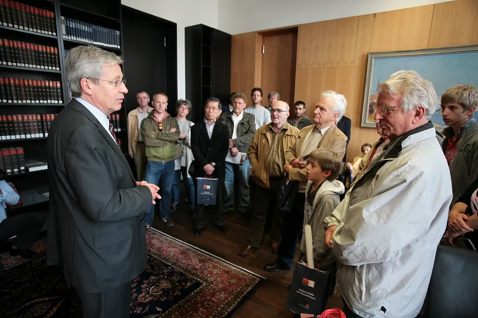 Im Amtszimmer: Bundesratspr&auml;sident Jens B&ouml;hrnsen empf&auml;ngt B&uuml;rger zu einem pers&ouml;nlichen Gespr&auml;ch