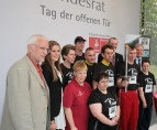 Der Moderator Dirk Böhling (2. v.li.) im Gespräch mit Bürgermeister Jens Böhrnsen (li.), Prof. Dr. Hans-Jürgen Schulke, Organisator der Special Olympics National Games Bremen und der amerikanische Botschafter Philip Murphy